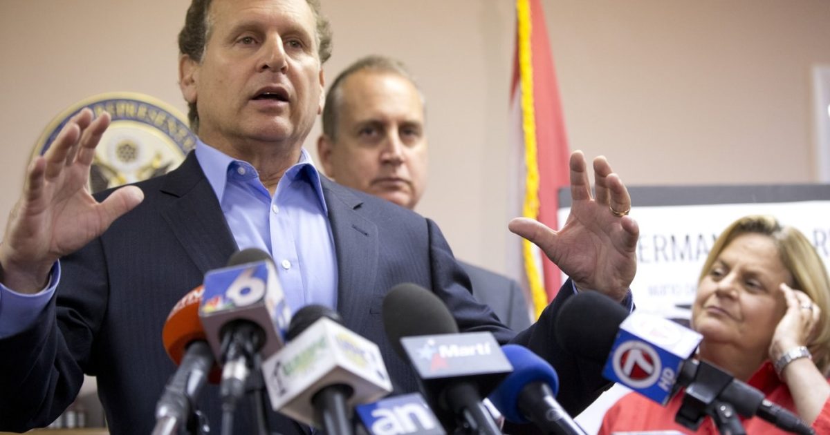 National Newswatch | Former US Rep. Lincoln Diaz-Balart, a champion…