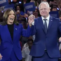 Tim Walz and Bill Clinton headline the Democrats' third day with a focus on 'fight for freedoms'