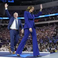Tim Walz and Bill Clinton headline the Democrats' third day, focusing on a 'fight for our freedoms'