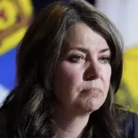 Alberta premier responds to Trump tariffs, will work with Ottawa on response