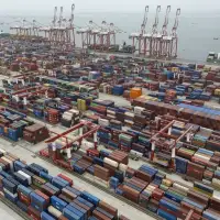 Trump's tariffs loom over the economy as shipments from China fall