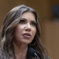 Federal judge orders pretrial detention for man accused of stealing Kristi Noem's purse