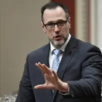 Quebec government to table legislation to ban prayer in public places