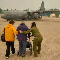 Manitoba residents fleeing scorching wildfires take refuge in Niagara Falls, Ont.