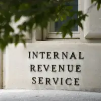 Pastors who endorse political candidates shouldn't lose tax-exempt status, IRS says in filing