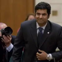 Former federal politician who once faked radio interview looks to re-enter politics