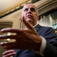 Carney to meet with Incident Response Group to discuss the wildfire situation
