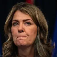 Alberta premier condemns anonymous social media account reportedly targeting Globe reporter