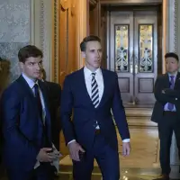 Josh Hawley says he had 'good chat' with Trump after dustup over stock trading bill