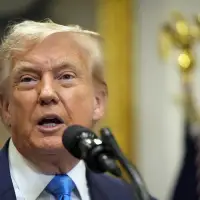 Trump lowers expectations of trade deal with Canada, gives 90-day delay to Mexico