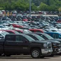 As Detroit 3 automakers report tariff blows, experts say a trade deal is the only solution