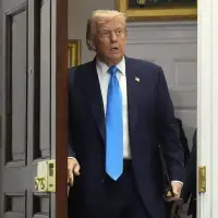 Trump signs order imposing new tariffs on a number of trading partners that go into effect in 7 days