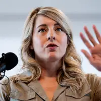 Ottawa upholds CRTC's wholesale internet rules, says they will foster competition