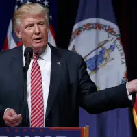 Trump honors Purple Heart recipients, including 3 who sent him medals after attempt on his life