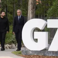 Carney, Zelenskyy talk as world leaders prepare for Trump-Putin summit on Ukraine war