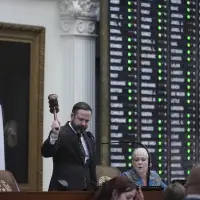 What to know as a Texas lawmaker protests police escorts and California takes up redistricting