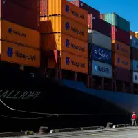 Carney’s Tariff Shift Helps Business and Creates a Political Headache