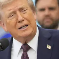 Trump addresses health rumors after days without public events