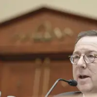 Northwestern University president says he will resign following tenure marked by White House tension