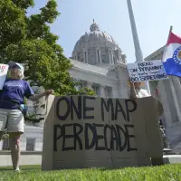 Trump-backed plan to redraw Missouri congressional districts draws opposition at first hearing