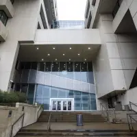 Judge recommends Alberta bars have heated shelters after freezing deaths