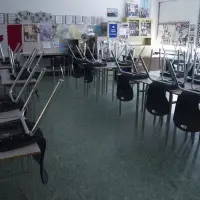 Alberta parents brace for potential teacher strike amid confusion over school policy