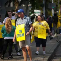 B.C. strike escalates but doesn't hit liquor sites, as province unveils 4.5% offer