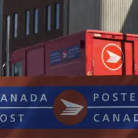 Canada Post sending new offers to union with aim of moving talks forward
