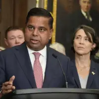 Carney government cancels plan to send buyback rifles to Ukraine after ‘extremely limited interest’