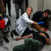 Federal agents grab and shove journalists outside NYC immigration court, sending one to hospital