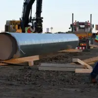 Alberta drawing up proposal for new oil pipeline to B.C. coast