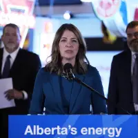 Alberta re-enters pipeline arena, plans to propose new oil pipeline to B.C. coast