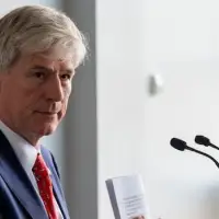 Energy minister dismisses 'hypothetical' question of repealing B.C. tanker ban