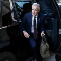 Trump vows 25% tariff on heavy trucks as auto sector tempers expectations for Carney-Trump meeting