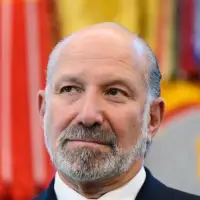 Lutnick dismisses any prospect of auto deal between U.S. and Canada: sources