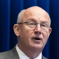 B.C. tables new law on closed meetings between First Nations and municipalities