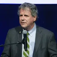 Crypto spent millions to defeat Sherrod Brown and elect allies. It's ready for a repeat in 2026
