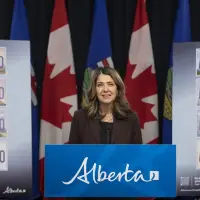 'Strong and free': Alberta government changing licence plate design, slogan