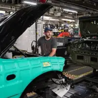 Ottawa threatens Stellantis with legal action over Brampton plant reversal