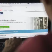 Tax agency looking at AI, training to help call centre staff provide accurate answers