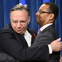 Legault stands firm on doctor payment reform, despite minister's resignation