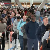 Longest U.S. government shutdown in history could hit Canadians' travel plans: expert