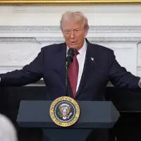 Trump pressures GOP senators to end the government shutdown, now the longest ever