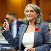 Current government 'stands by' Canada's climate targets, environment minister says