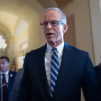 Senate nears passage of bill to reopen government, House to vote next