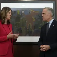 Ottawa, Alberta close to deal that includes oil pipeline to B.C. coast, sources say