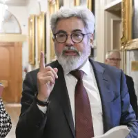 Quebec Liberal leader calls for external investigation into report on cash for votes