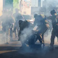 Appeals court pauses order restricting use of force by immigration agents in Chicago-area crackdown