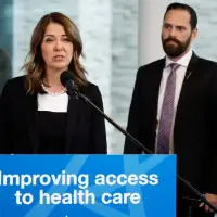 Smith details Alberta plans to open door for doctors to work publicly and privately
