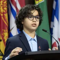 Child advocates urge government to bring back online harms legislation